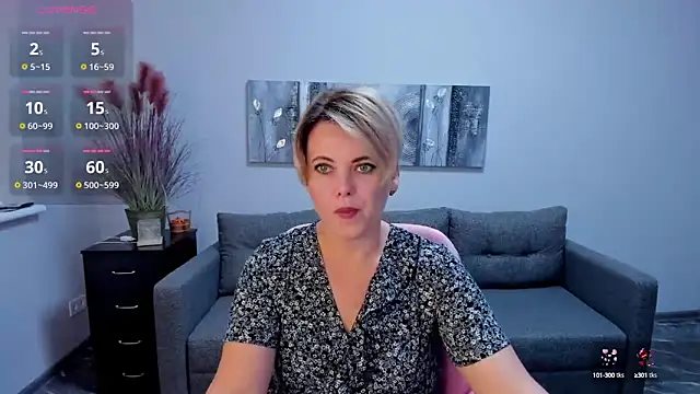 Julia Wilsone online show from October 4, 2025, 5:16 am