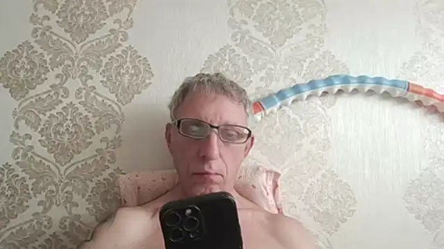 Snapshot of BobbyXRoyal chatting on July 10, 2026, 9:45 am BobbyXRoyal online show from July 10, 2026, 9:45 am