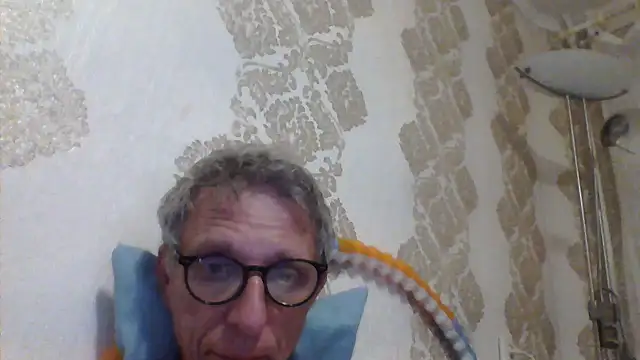 Snapshot of BobbyXRoyal chatting on August 6, 2026, 7:16 pm BobbyXRoyal online show from August 6, 2026, 7:16 pm