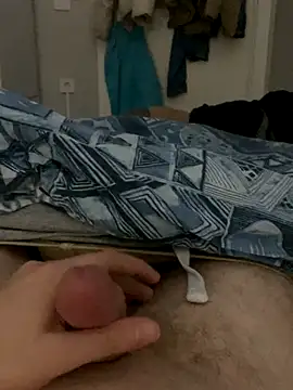 Erenn34 online show from November 10, 2025, 11:04 pm