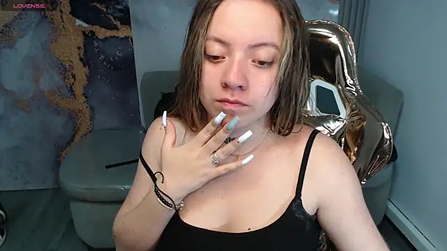 Snapshot of Cristal_v_1 chatting on December 19, 2024, 3:07 am Cristal v 1 online show from December 19, 2024, 3:07 am