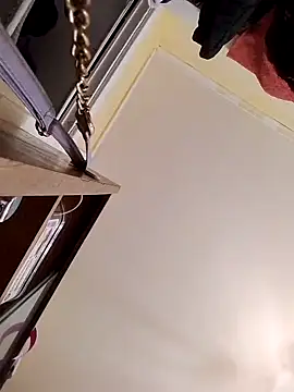 Gussie Bridie online show from November 12, 2025, 4:46 am