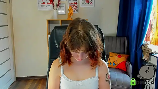 Snapshot of Alina_Mills chatting on October 8, 2025, 8:34 am Alina Mills online show from October 8, 2025, 8:34 am