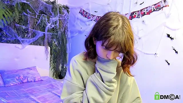 Snapshot of Alina_Mills chatting on October 28, 2025, 8:29 am Alina Mills online show from October 28, 2025, 8:29 am