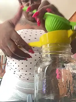 Snapshot of Goddess_Nafeesha chatting on July 1, 2026, 5:56 pm Goddess Nafeesha online show from July 1, 2026, 5:56 pm