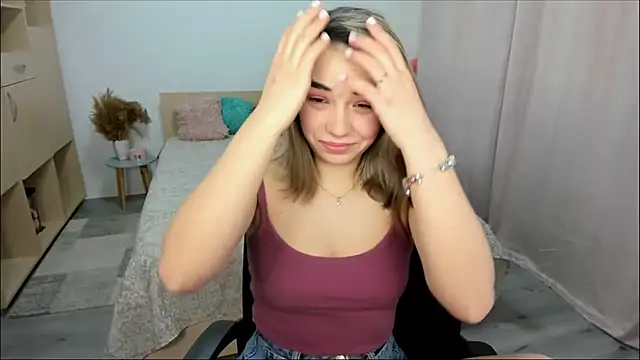 Alexa Dolly12 online show from March 13, 2026, 8:21 am