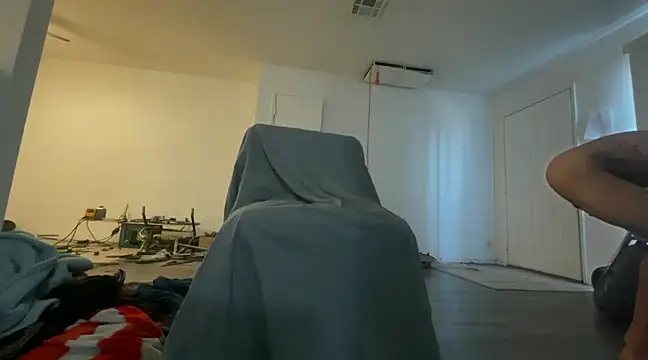 freakzmexx online show from December 19, 2024, 7:40 pm