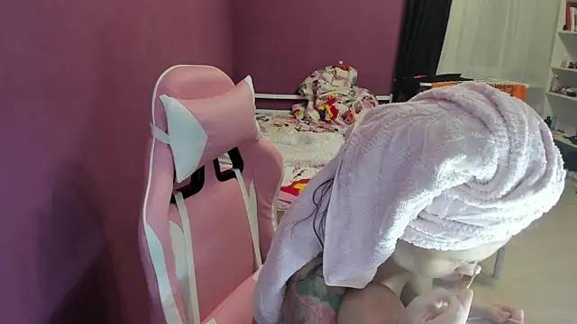 Snapshot of Lika8234 chatting on October 3, 2025, 8:28 pm Lika8234 online show from October 3, 2025, 8:28 pm