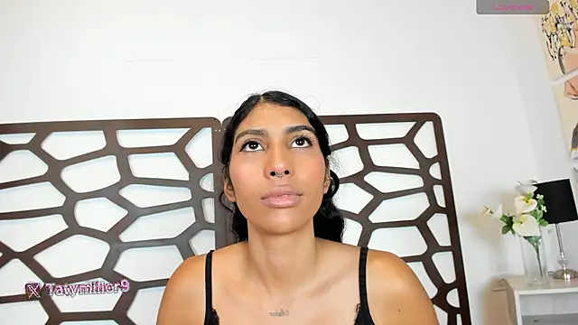 Snapshot of taty_miller chatting on January 8, 2025, 8:18 pm taty miller online show from January 8, 2025, 8:18 pm