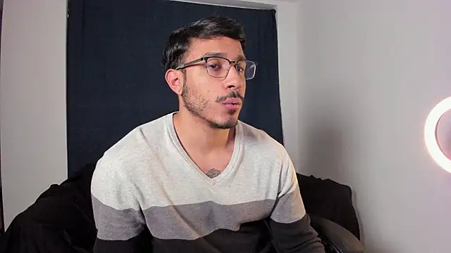 JayMarcos  online show from November 28, 2025, 11:07 pm