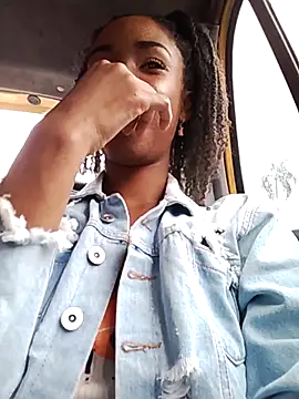 Snapshot of AbbyTomson chatting on October 29, 2025, 4:09 pm AbbyTomson online show from October 29, 2025, 4:09 pm