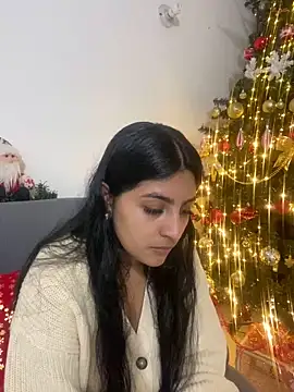 Snapshot of cloe_small chatting on December 6, 2024, 12:23 am cloe small online show from December 6, 2024, 12:23 am