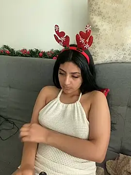 Snapshot of cloe_small chatting on December 8, 2024, 9:41 pm cloe small online show from December 8, 2024, 9:41 pm