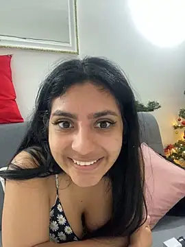 Snapshot of cloe_small chatting on December 12, 2024, 3:43 am cloe small online show from December 12, 2024, 3:43 am