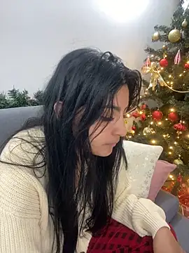 Snapshot of cloe_small chatting on December 13, 2024, 4:43 am cloe small online show from December 13, 2024, 4:43 am
