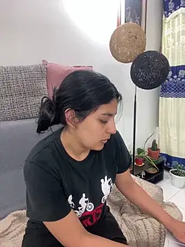 Snapshot of cloe_small chatting on January 22, 2025, 4:44 am cloe small online show from January 22, 2025, 4:44 am