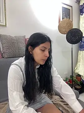 Snapshot of cloe_small chatting on January 23, 2025, 12:57 am cloe small online show from January 23, 2025, 12:57 am