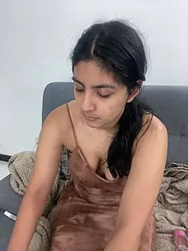 Snapshot of cloe_small chatting on February 5, 2025, 6:35 am cloe small online show from February 5, 2025, 6:35 am
