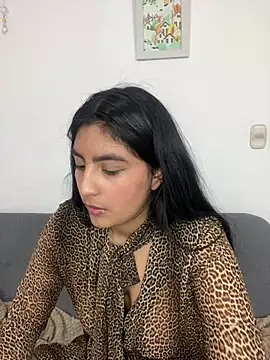 Snapshot of cloe_small chatting on February 13, 2025, 2:34 am cloe small online show from February 13, 2025, 2:34 am