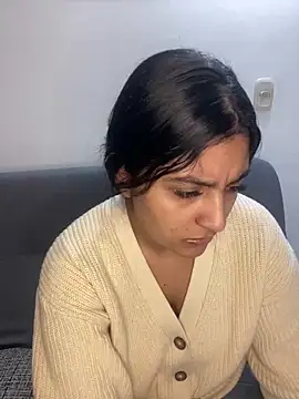 Snapshot of cloe_small chatting on February 14, 2025, 2:28 am cloe small online show from February 14, 2025, 2:28 am