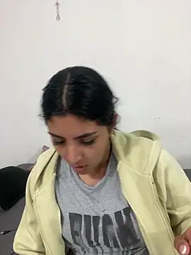 Snapshot of cloe_small chatting on February 18, 2025, 2:38 am cloe small online show from February 18, 2025, 2:38 am