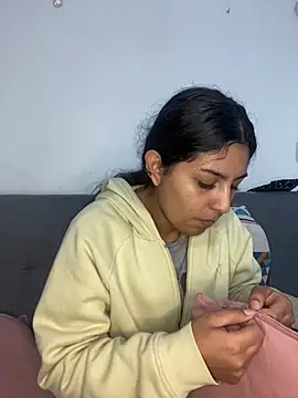 Snapshot of cloe_small chatting on February 25, 2025, 2:25 am cloe small online show from February 25, 2025, 2:25 am