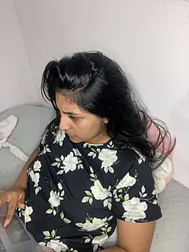 Snapshot of cloe_small chatting on February 26, 2025, 6:37 am cloe small online show from February 26, 2025, 6:37 am