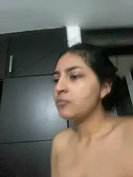 Snapshot of cloe_small chatting on March 2, 2025, 1:26 am cloe small online show from March 2, 2025, 1:26 am