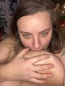 Snapshot of lairarose chatting on December 24, 2024, 8:44 am lairarose online show from December 24, 2024, 8:44 am