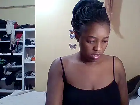 Snapshot of Zara_Twilight chatting on September 29, 2025, 9:08 pm Zara Twilight online show from September 29, 2025, 9:08 pm