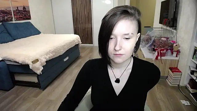 Kira Bakker online show from October 22, 2025, 5:45 pm