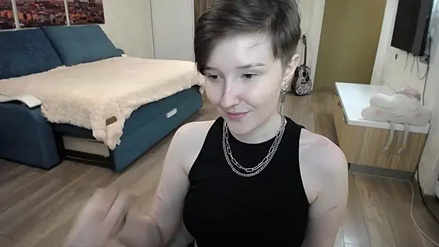 Kira Bakker online show from November 25, 2025, 5:02 pm