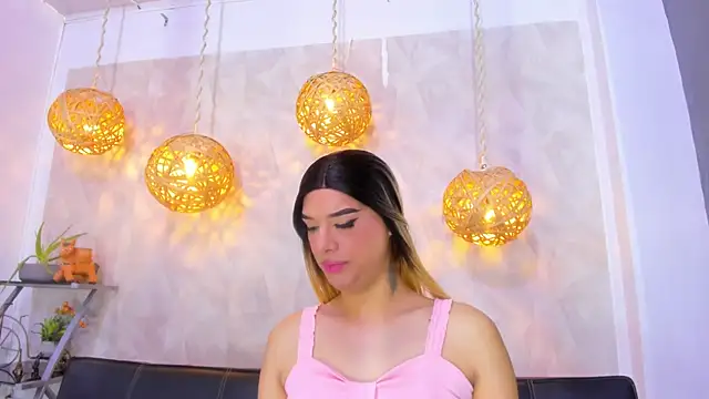 victoria aleia  online show from February 5, 2025, 8:04 pm