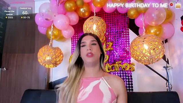 victoria aleia  online show from October 31, 2025, 7:26 pm