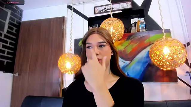 victoria aleia  online show from November 13, 2025, 9:47 pm