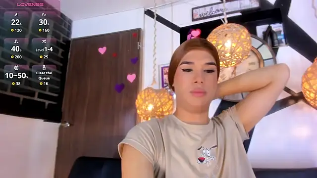 victoria aleia  online show from March 10, 2026, 11:43 pm