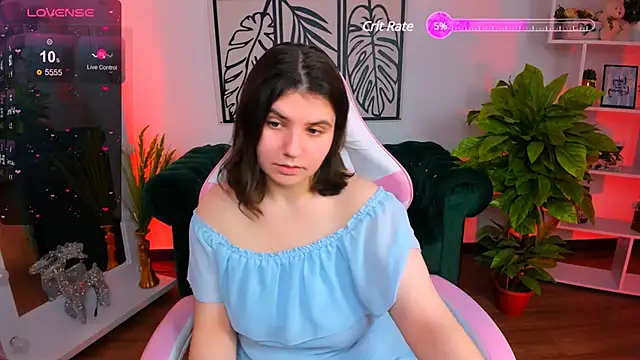 Viola  Shy online show from January 20, 2025, 9:32 pm