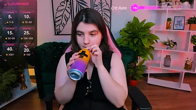 Viola  Shy online show from February 7, 2025, 9:15 pm