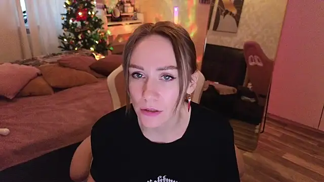 Snapshot of VeronicaRoss chatting on December 19, 2024, 11:50 am VeronicaRoss online show from December 19, 2024, 11:50 am