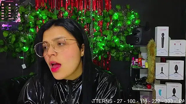 Snapshot of Sweett_Mollyy chatting on February 22, 2026, 4:13 am Sweett Mollyy online show from February 22, 2026, 4:13 am