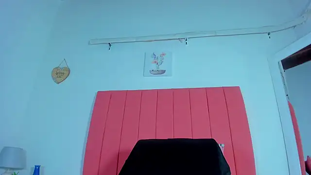 Snapshot of valen_rose0 chatting on February 8, 2025, 12:06 pm valen rose0 online show from February 8, 2025, 12:06 pm