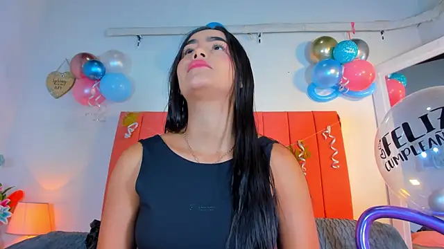 Snapshot of valen_rose0 chatting on October 22, 2025, 12:05 pm valen rose0 online show from October 22, 2025, 12:05 pm