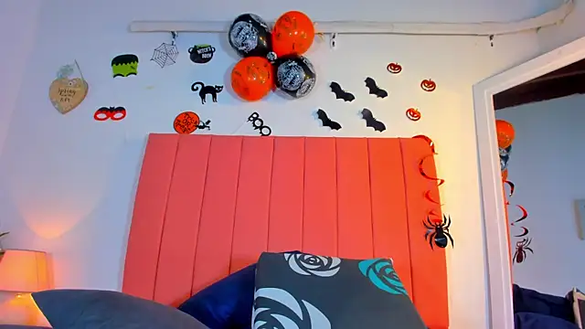 Snapshot of valen_rose0 chatting on October 29, 2025, 12:07 pm valen rose0 online show from October 29, 2025, 12:07 pm