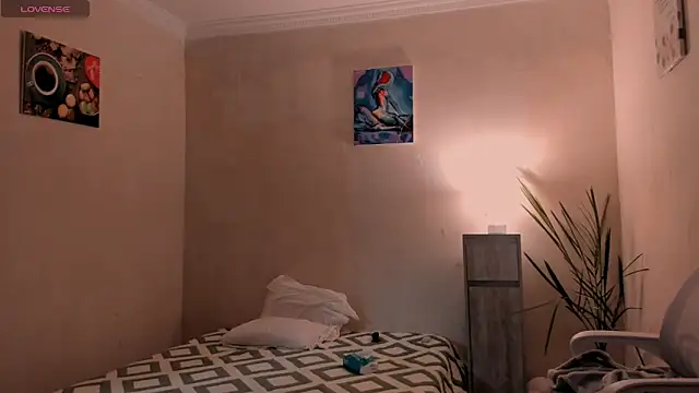 cClandesTina online show from November 5, 2025, 10:21 pm