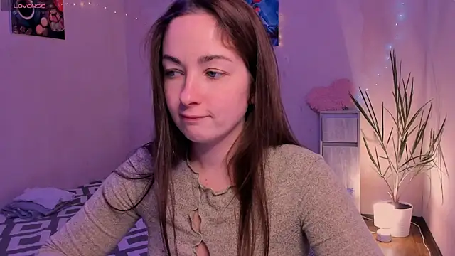 cClandesTina online show from November 14, 2025, 3:22 pm