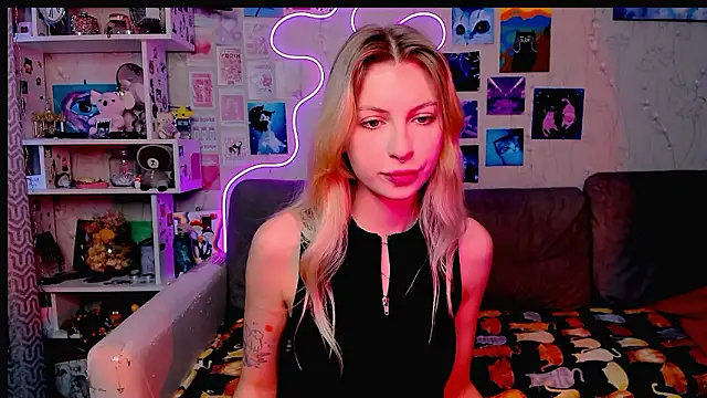 Snapshot of Maria_Hunt chatting on December 6, 2024, 3:30 am Maria Hunt online show from December 6, 2024, 3:30 am