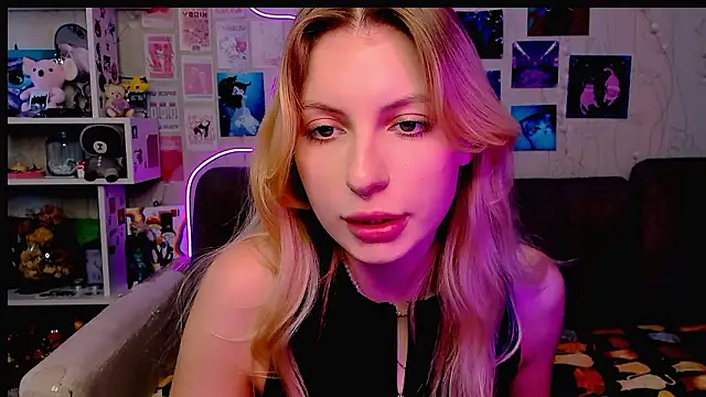 Snapshot of Maria_Hunt chatting on December 6, 2024, 6:37 am Maria Hunt online show from December 6, 2024, 6:37 am