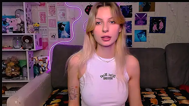 Snapshot of Maria_Hunt chatting on December 7, 2024, 5:48 am Maria Hunt online show from December 7, 2024, 5:48 am