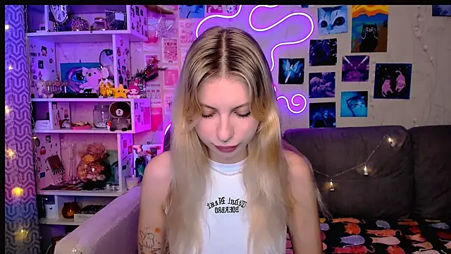 Snapshot of Maria_Hunt chatting on December 21, 2024, 3:03 am Maria Hunt online show from December 21, 2024, 3:03 am