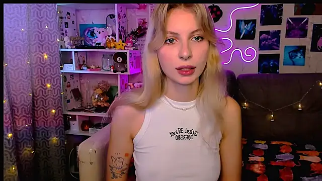 Snapshot of Maria_Hunt chatting on December 21, 2024, 6:09 am Maria Hunt online show from December 21, 2024, 6:09 am
